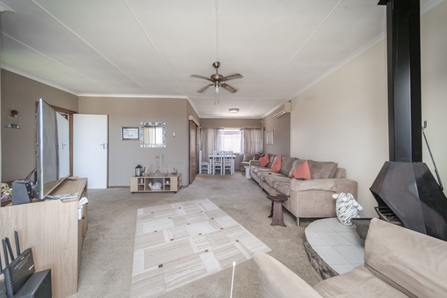 3 Bedroom Property for Sale in Sunnyridge Eastern Cape